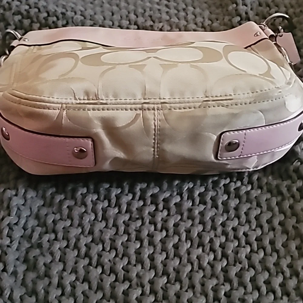 Coach - Picture 2 of 5
